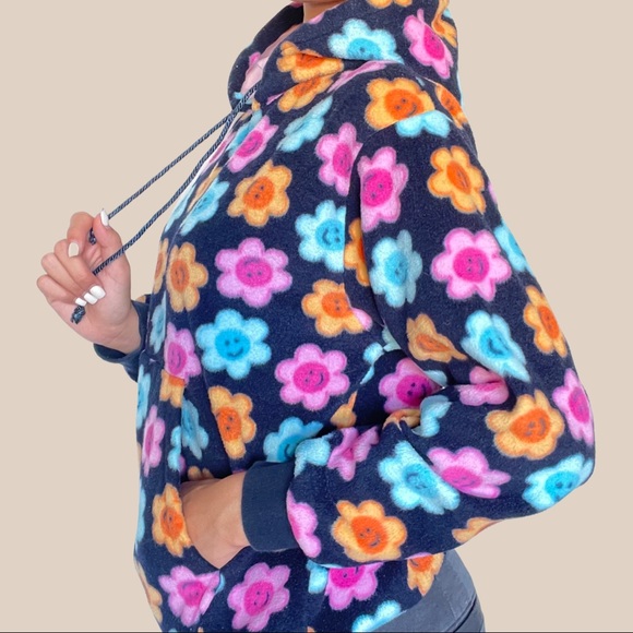 Floral Fleece Hoodie ๐ค - Picture 3 of 4